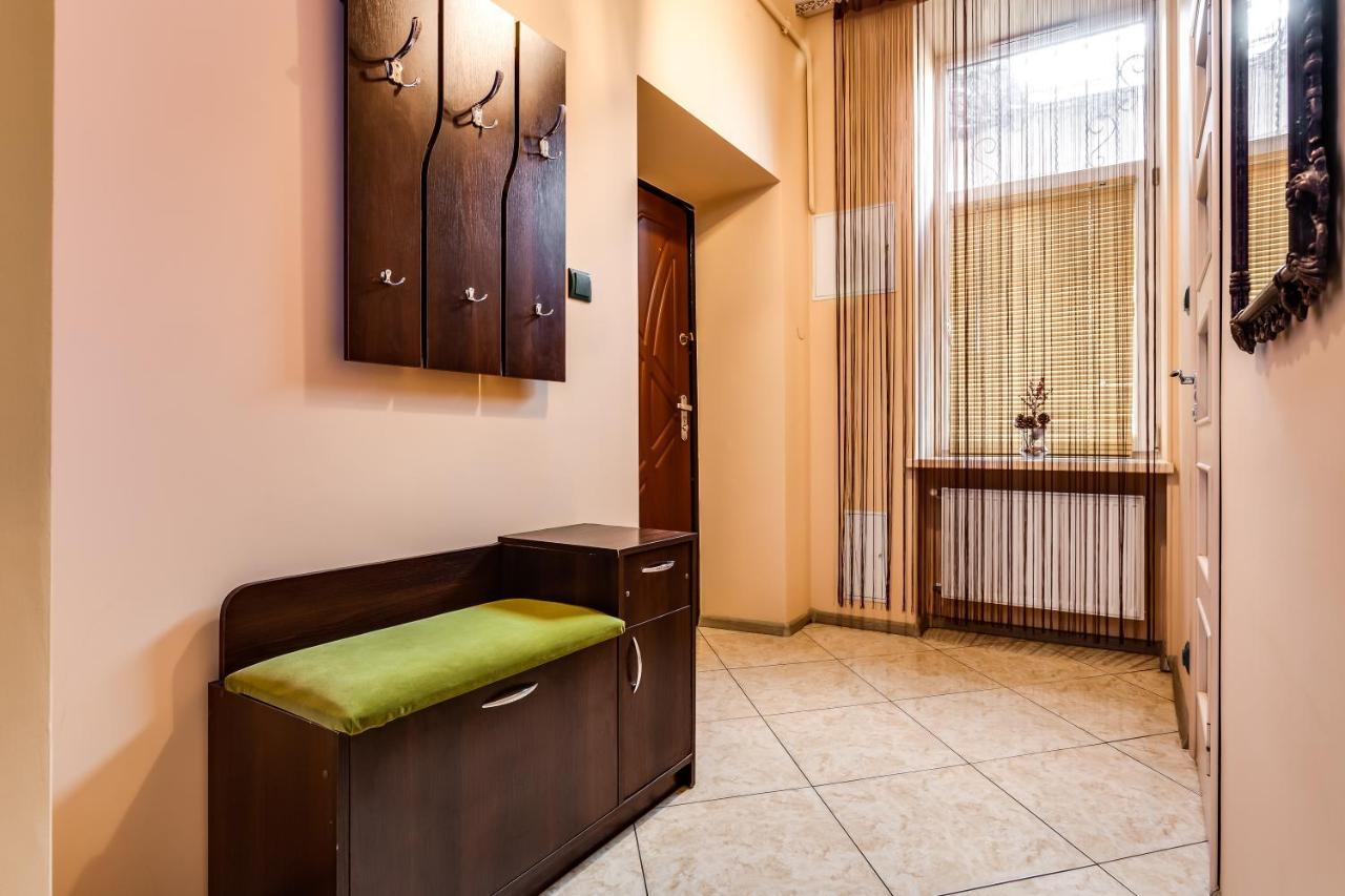 Апартаменти В Центрі Львова Lviv Ngoại thất bức ảnh